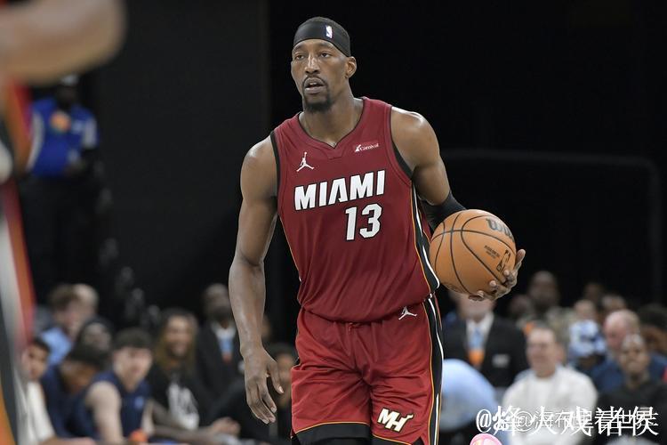 阿德巴约谈进攻乏力:面对空位机会,我们时常踌躇不决 阿德巴约谈进攻乏力:面对空位机会,我们时常踌躇不决